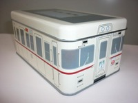 京王線5000系をデザインした「100周年記念電車缶」を発売 画像