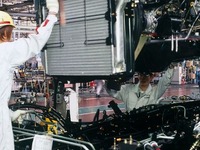 【株価】日野自動車が続伸…2期連続の過去最高益更新見込む 画像