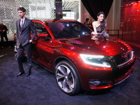 【上海モーターショー13】シトロエンDS系デザイン統括ティエリー・メトロス氏「デイタイムランニングランプはDSラインの目印」 画像