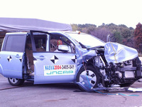 【自動車アセスメント2004】試験の誤差は最終結果に影響しない 画像