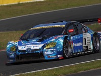 【SUPER GT 第2戦】GT300は終盤に波乱、プリウスの新田&嵯峨が大逆転優勝を飾る 画像