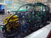 【上海モーターショー13】アイシングループ、新世代ワイヤーフレームで部品拡販を目指す 画像