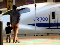 JR東日本3月期決算、震災反動などで鉄道輸送事業が好調、増収増益 画像