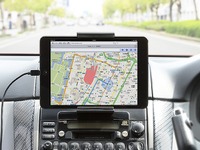 サンワサプライ、7インチタブレット用車載ホルダーを発売 画像
