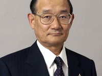 【新聞ウォッチ】三菱自動車、益子社長と西岡会長が各紙に個別会見 画像