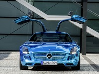 SLS AMG クーペ エレクトリックドライブ、大阪・メルセデスベンツ コネクションで特別展示…5月9日~16日 画像