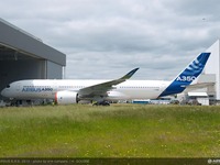 エアバスA350 XWBの最初の機体で塗装が完了 画像