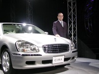 新型『シーマ』発表会で「軽自動車がいいんだ」とゴーン社長 画像