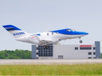 ホンダジェット5号機、初飛行に成功…藤野社長「飛行試験が最終段階に入った」 画像