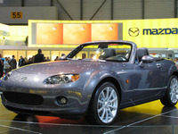 【ジュネーブモーターショー05】マツダ ロードスター、RX-8と同じ生産ライン 画像