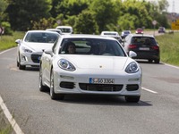 ポルシェ パナメーラ PHV、自社主催のワークショップで22.73km/リットルの燃費を実証 画像