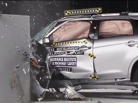 三菱 RVR、米IIHSの新テストで最高評価［動画］ 画像
