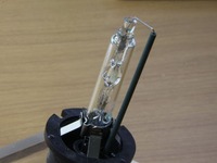 フィリップス製キセノンバルブにある「へそ」の謎 画像
