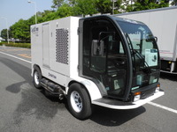 【NEW環境展13】デンマークの高圧洗浄車、道路の除染でも活躍 画像