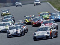 【PCCJ 2013】スポット参戦の松井がポール・ツー・ウィン達成…PCCJ 第5戦 画像