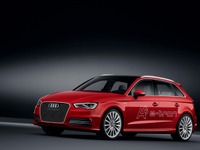 アウディ A3 スポーツバック 新型にPHV、eトロン…2013年末の発売が決定 画像