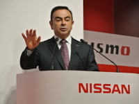 【新聞ウォッチ】日産、12年度の役員報酬“控えめ”　ゴーン社長10億円超は先送りか？ 画像