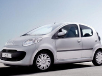 【ジュネーブモーターショー05】写真蔵…シトロエン C1 を比べる 画像