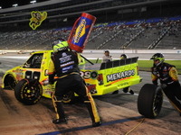 【NASCARキャンピングワールド 第7戦】トヨタ、クラフトンが4位入賞で首位キープ 画像