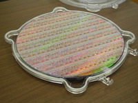 NEDO、超低電圧デバイスの開発で車の大幅な燃費向上に道を開く 画像