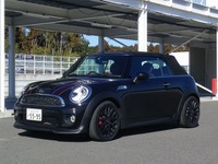 【MINI コンバーチブル JCW 試乗】爽快なコンバーチブルに似合わない豪快な走り…松下宏 画像