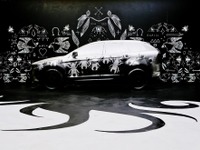 ボルボ XC60 に斬新なアートカー…スイス・チューリッヒ駅で公開 画像
