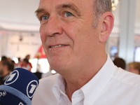 【ルマン24時間 2013】アウディ・スポーツ代表「我々はミス無くコンマ5秒速く走らなければならない」 画像