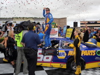【NASCARスプリントカップ 第15戦】トヨタ カムリのトルゥエクス・Jr、218レース無勝利記録を打破 画像