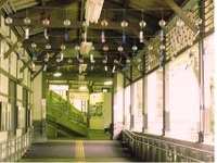 南海、高野山の終点・極楽橋駅に「風鈴トンネル」設置…駅員が作務衣でお出迎え 画像