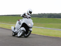 ヤマハ発動機、3輪バイクとマイクロ4輪を市場投入へ 画像