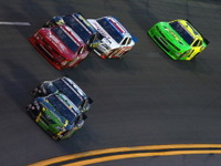 【NASCARネイションワイド 第16戦】マット・ケンゼスが今季シリーズ初勝利 画像