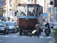 水陸両用車スカイダッグで、荒川ロックゲートを行く 画像