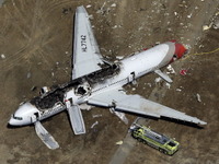 アシアナ航空の着陸失敗による3人目の犠牲者の身元が確認される 画像