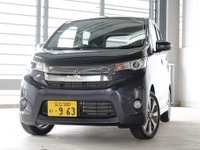 【三菱 eK 新型発売】ナンバープレートの位置は数ミリずつ各車で違う 画像