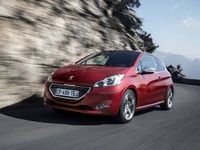 【プジョー 208GTi 発売】XYとの価格差30万円、どちらを選ぶ? 画像