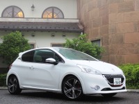 【プジョー 208 GTi 発売】GTiは赤、XYはパープルがイメージカラー 画像