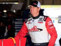 【NASCARキャンピングワールド 第9戦】トヨタ、T・ペターズが今季初勝利 画像