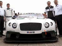 ベントレー コンチネンタル に600psのGT3レーサー…グッドウッドで初公開［動画］ 画像