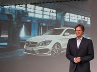 【メルセデスベンツ CLA 発売】マーク・ボデルケ副社長「新規ユーザー開拓のために誕生した、全く新しいモデル」 画像