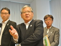 日野鈴木専務、古河工場の全面稼働前倒しによる部品メーカーへの影響はない 画像