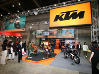 【東京モーターサイクルショー05】KTM のオレンジ写真蔵 画像