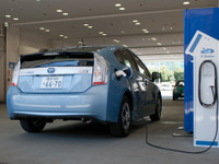 トヨタ、日産、ホンダ、三菱がEV・PHVの充電インフラ共同推進に合意…1万2000基の充電器設置を検討 画像