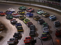 【NASCARキャンピングワールド 第10戦】43年ぶりのダートレース、トヨタは4台がトップ10フィニッシュ 画像