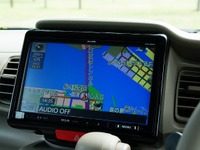 【イクリプス AVN-ZX02i インプレ後編】スマホ連携機能も充実、大画面だから映像表現も迫力 画像