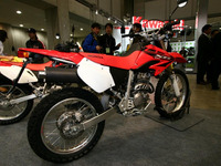 【東京モーターサイクルショー05】バイクナビの提案も…ホンダ写真蔵 画像