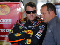 【NASCAR】足骨折で入院中のスチュアート、復帰時期は未定 画像