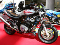 【東京モーターサイクルショー05】写真蔵…スズキ カスタム 画像