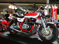 【東京モーターサイクルショー05】70'sカスタムが似合う カワサキ…写真蔵 画像