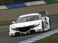 14年型GT500マシンのNSXとGT-R、鈴鹿サーキットでのチェック走行を実施 画像