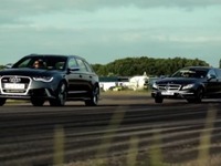 アウディ RS6 アバント 対 メルセデス CLS63 AMG、560psオーバーのワゴンが比較テスト［動画］ 画像